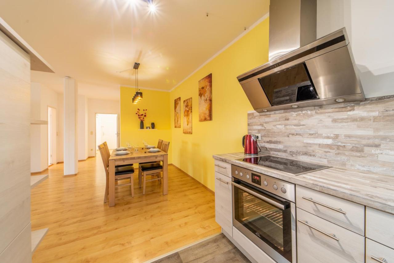 Moderne Dachgeschosswohnung - Parkplatz - Netflix โคบวร์ก ภายนอก รูปภาพ